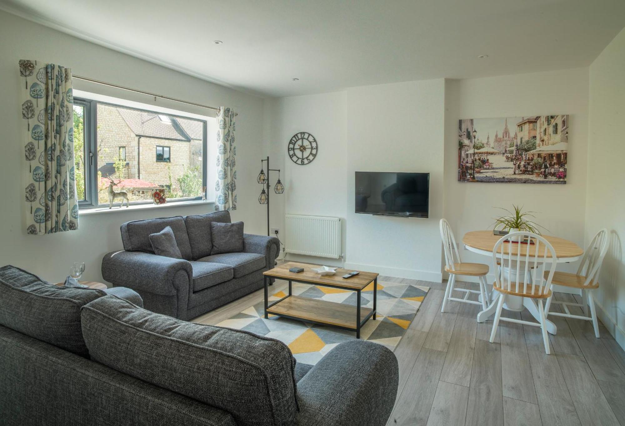 Stunning Modern Apartment In The Cotswolds Chalford Εξωτερικό φωτογραφία